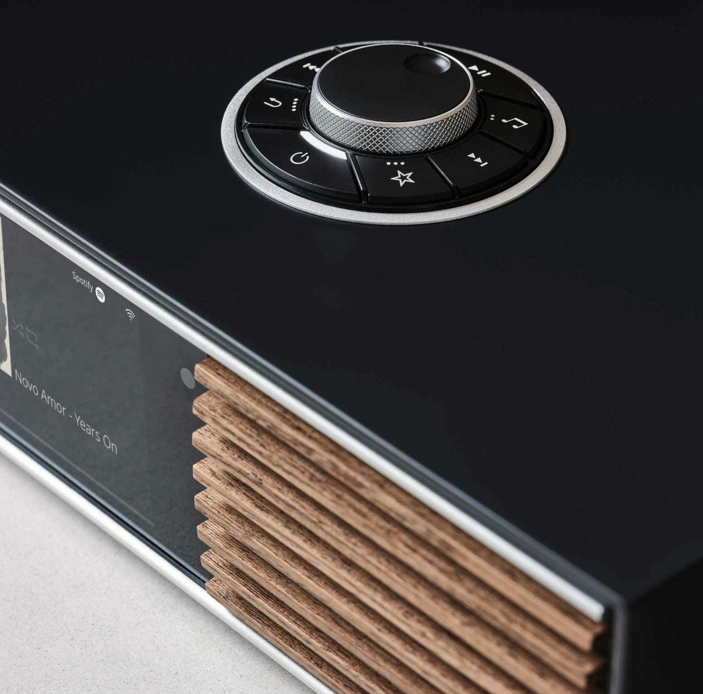 Ruark Audio R610 Charcoal Detail