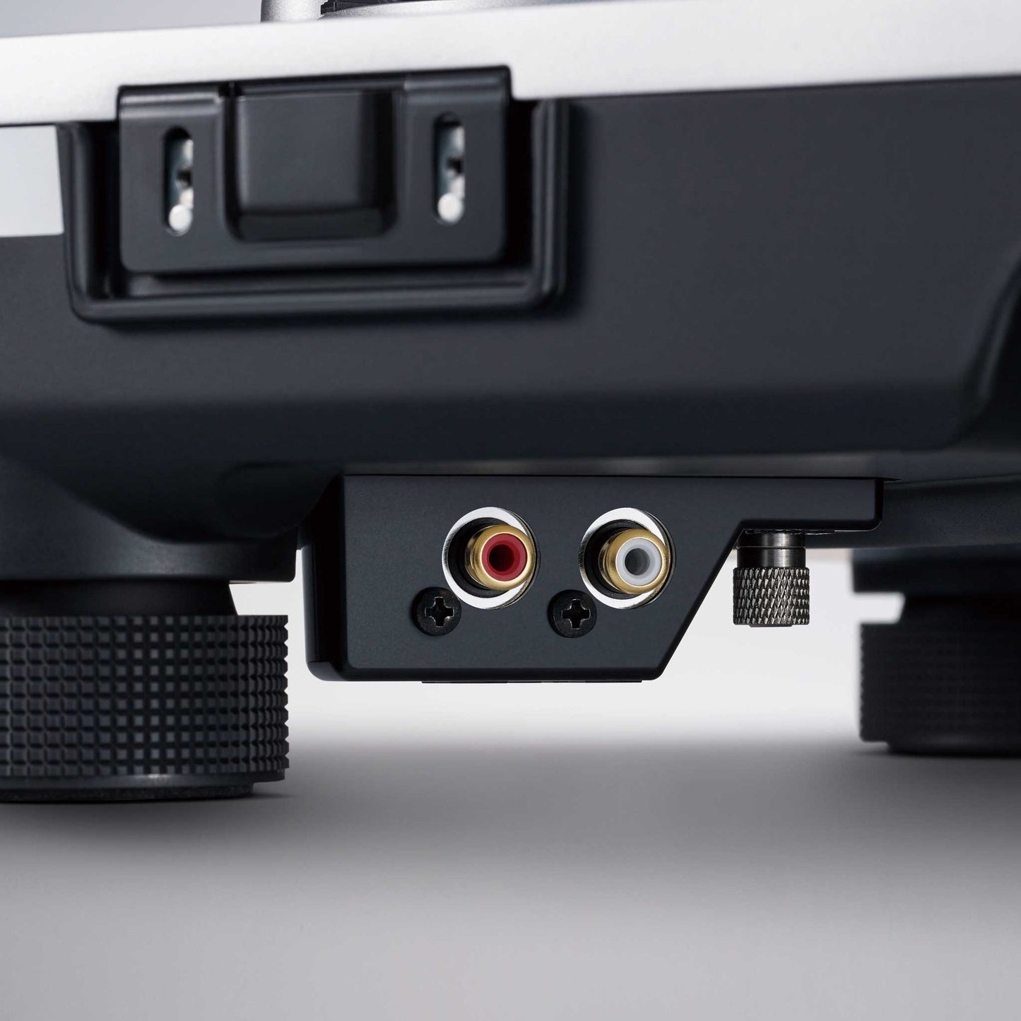 Technics SL-1210GR2 RCA Phono Outputs