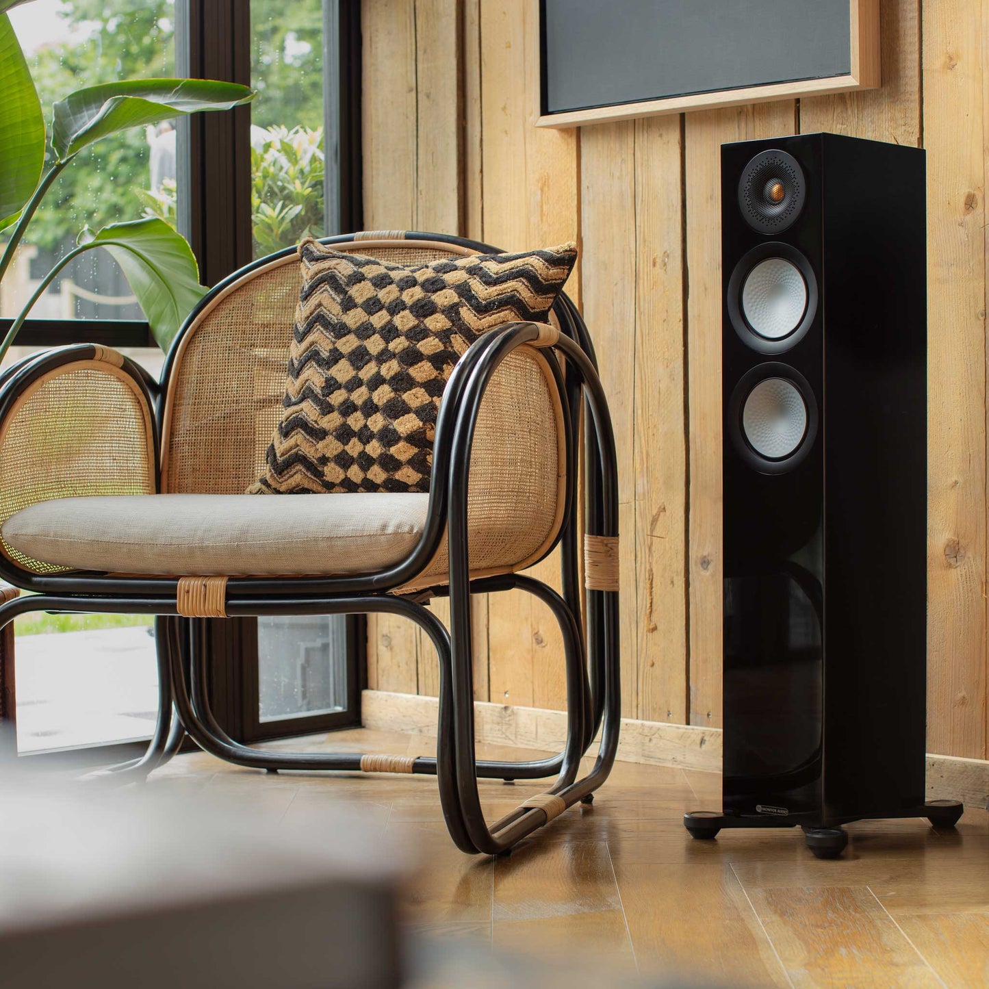 Monitor Audio Silver 200 7G Gloss Black Room