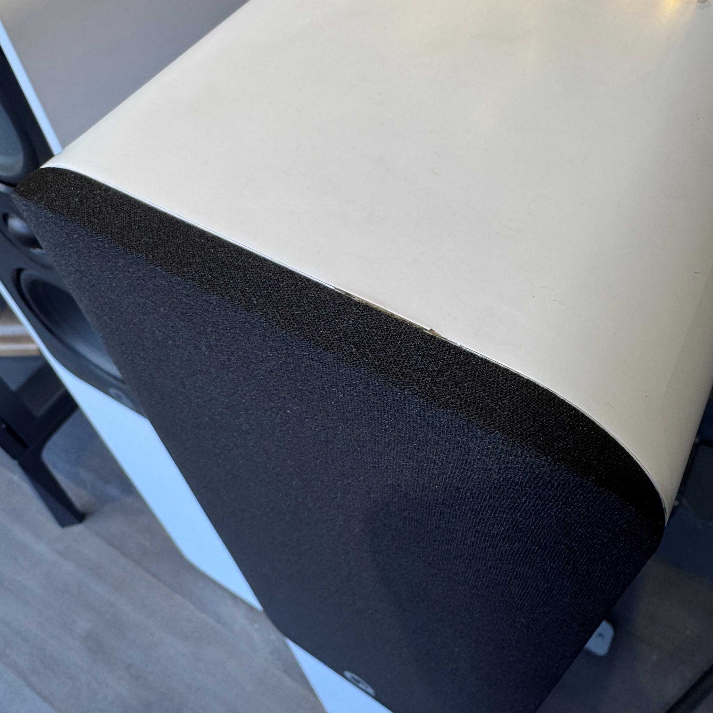 Q Acoustics 5040 Satin White - Shop Soiled