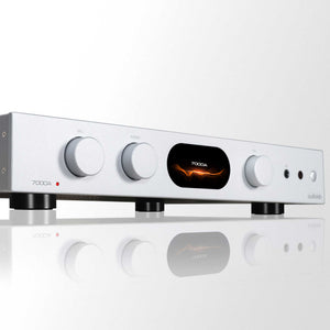 Audiolab 7000A Silver Front Detail