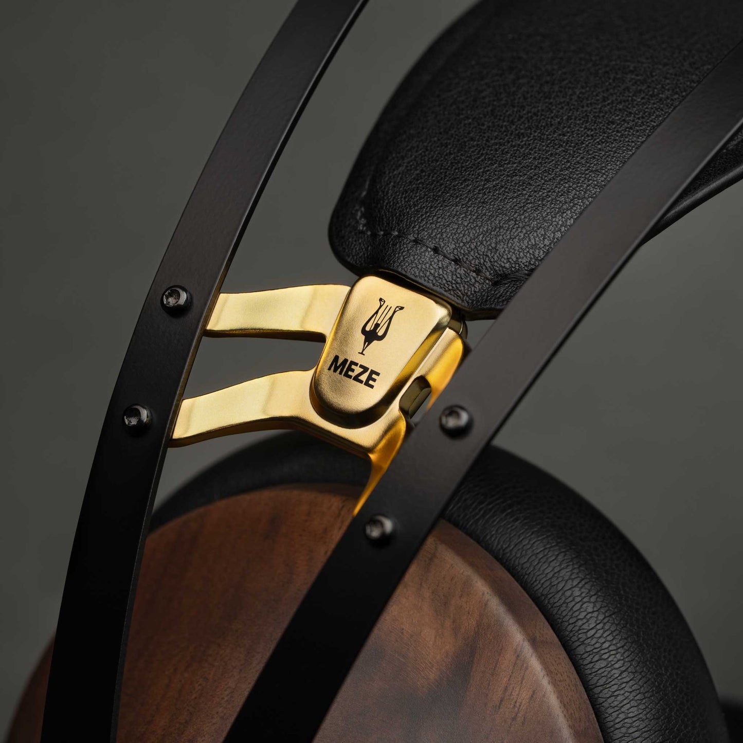 Meze 99 Classics 2nd Gen Headband Detail