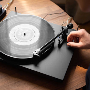 Pro-Ject Debut Carbon Evo In Use