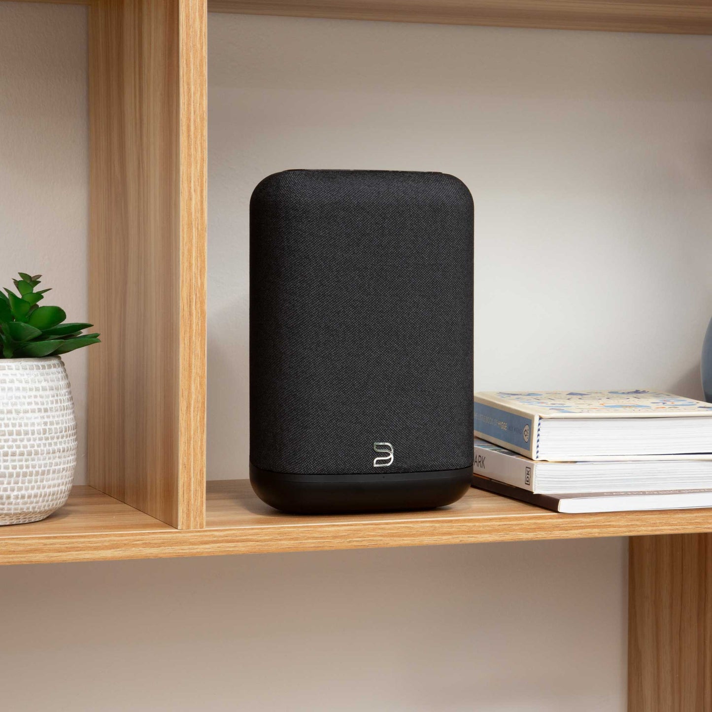 Bluesound Pulse Flex P130 Black Room Setting