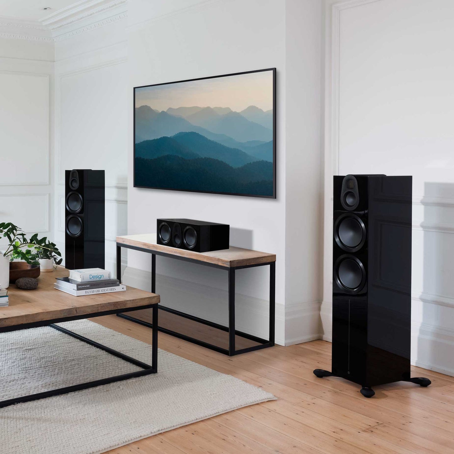 Monitor Audio Gold 500 6G High Gloss Black Room Setting