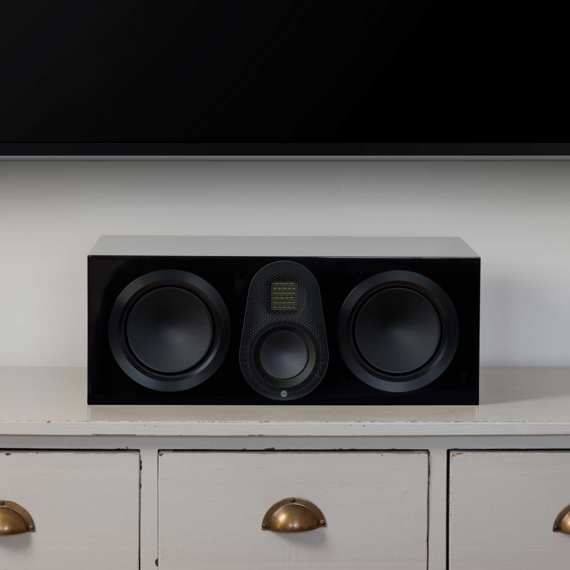 Monitor Audio Gold C250 6G High Gloss Black On Shelf