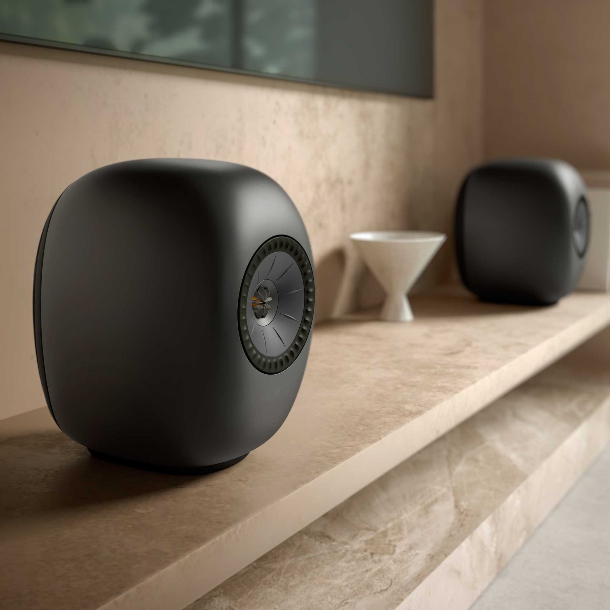 KEF LS LUXE Eclipse Black On Shelf