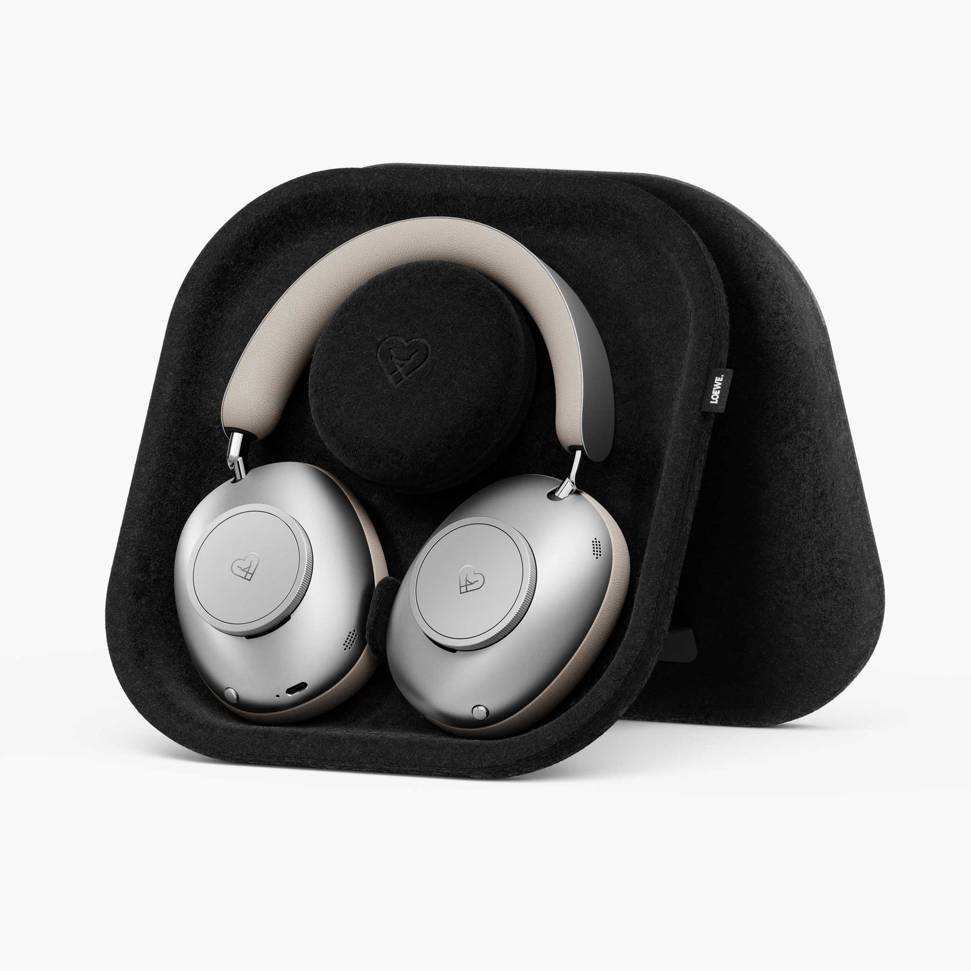 Loewe Leo Headphones Moonlight Beige In Case