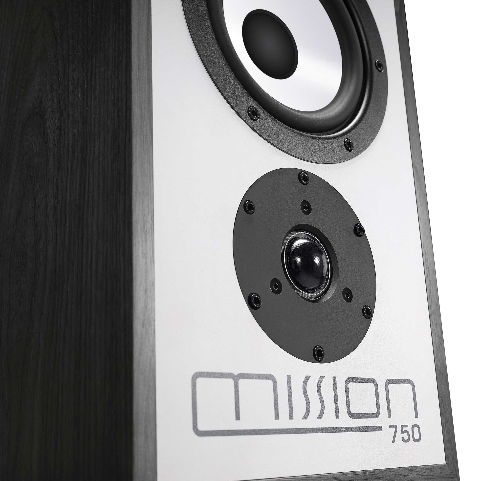Mission 750 Black Detail