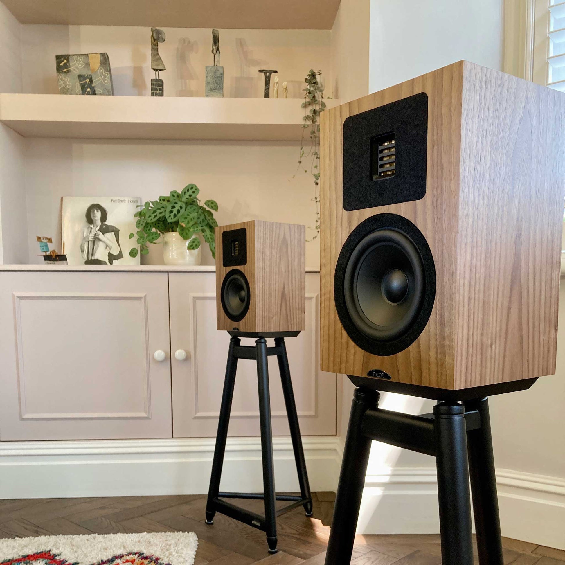 Neat Petite Classic Natural Oak Room Setting
