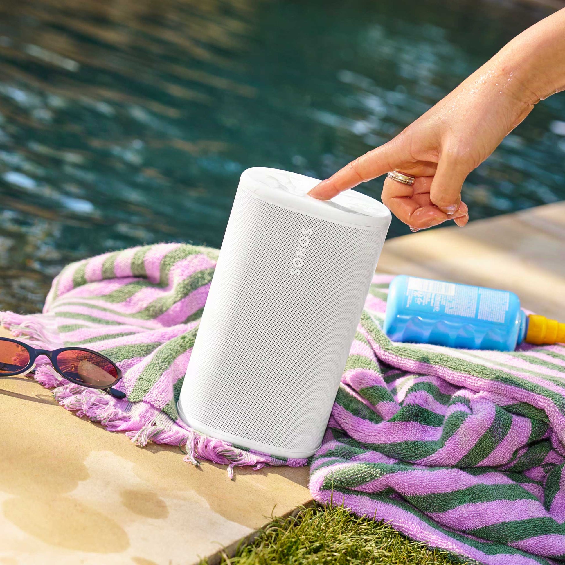 Sonos Play White In Use