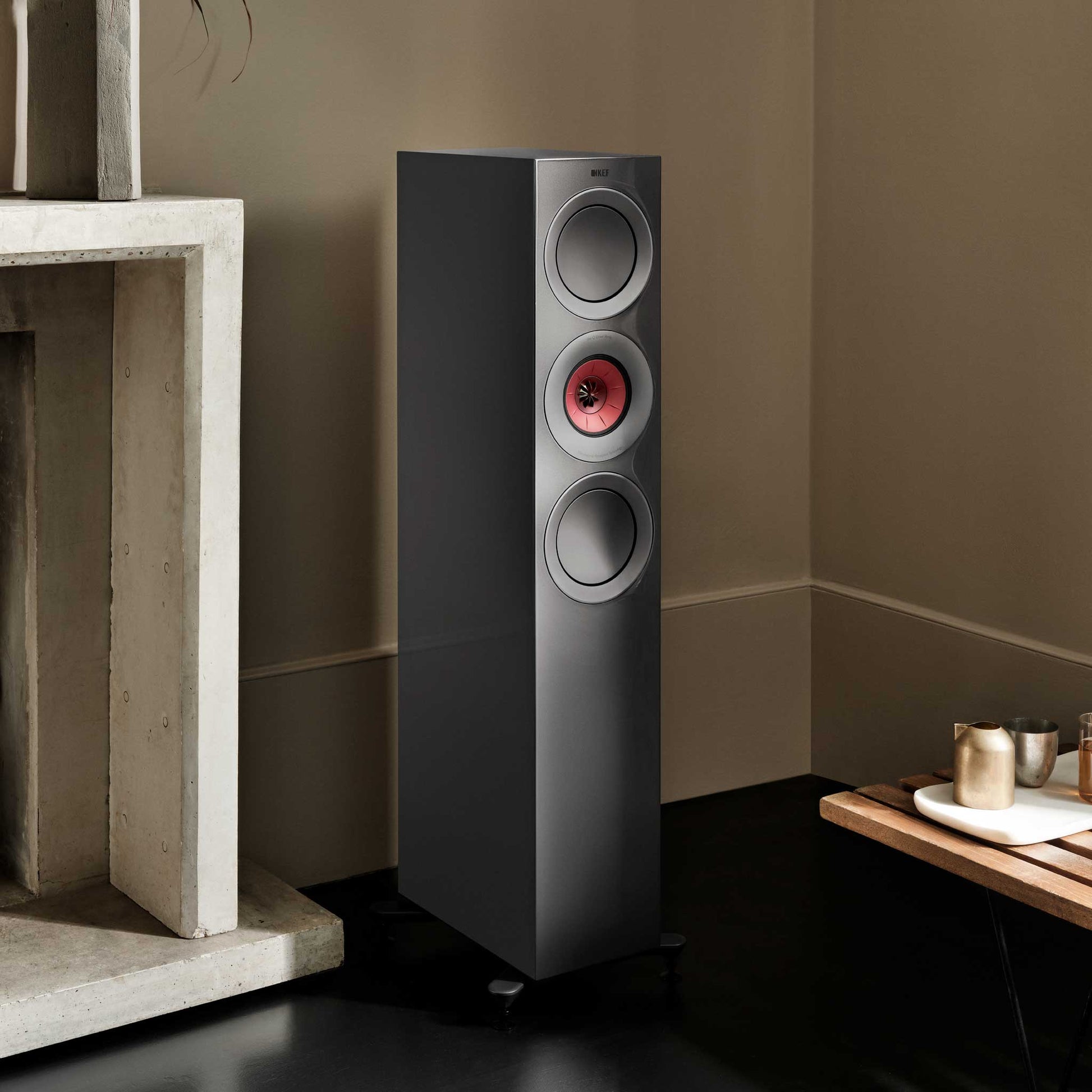 KEF R7 Meta Titanium Gloss Beauty Shot