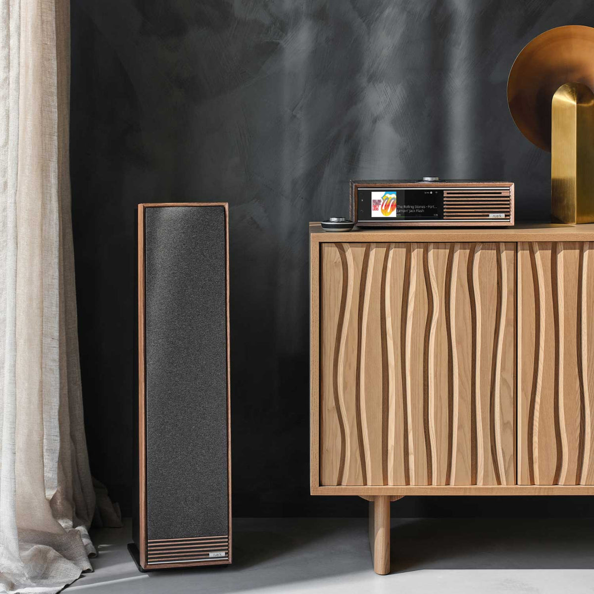 Ruark Audio R710 Fused Walnut with Talisman-R