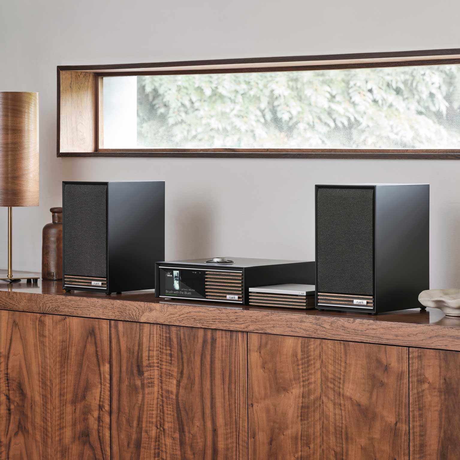 Ruark Audio R-CD100 with R610 System