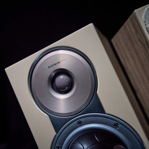 Dali SONIK 1 Walnut Detail