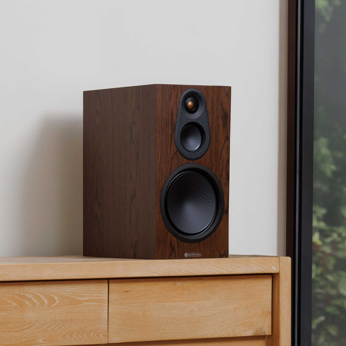 Monitor Audio Silver 100 8G Walnut On Shelf