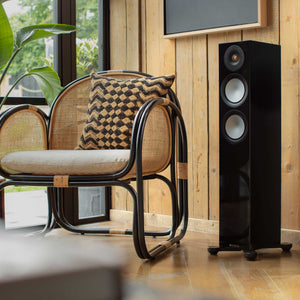 Monitor Audio Silver 200 7G Gloss Black Room