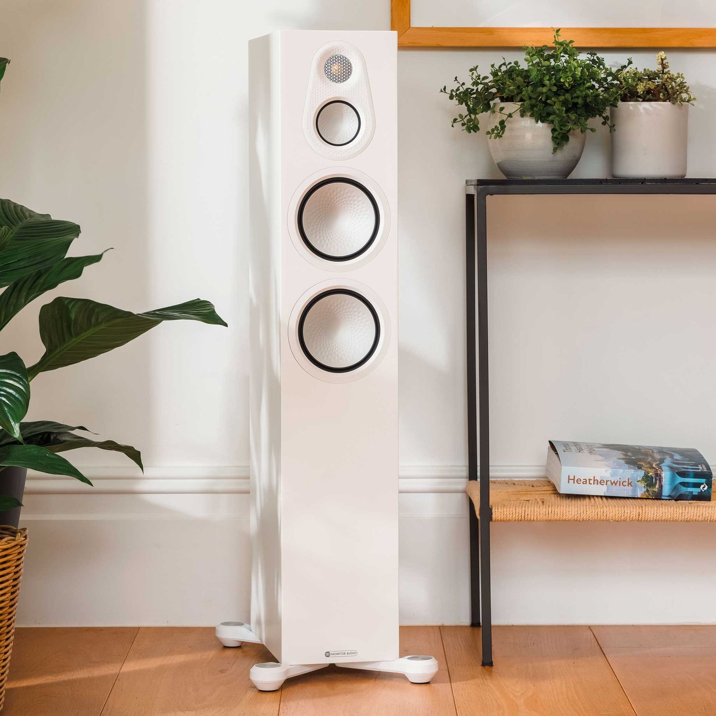 Monitor Audio Silver 300 8G Satin White Room Setting