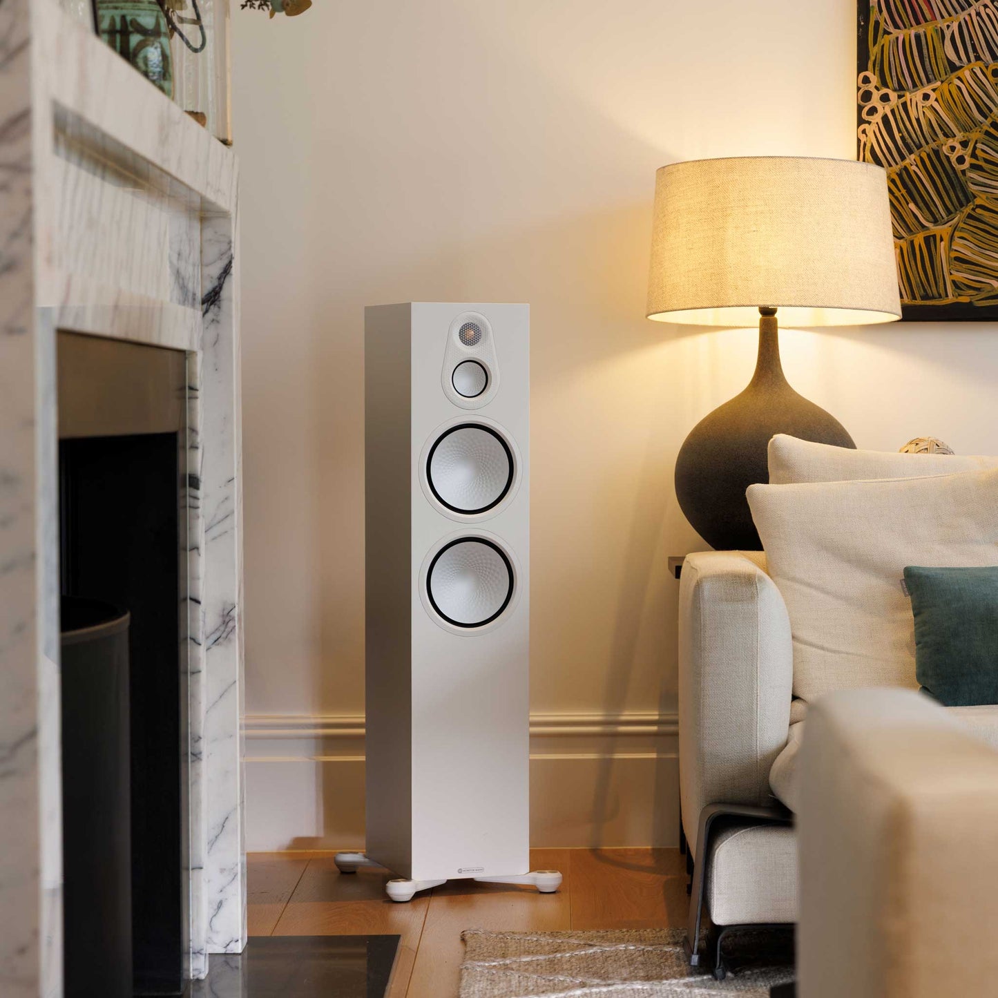 Monitor Audio Silver 500 8G Satin White Room Setting
