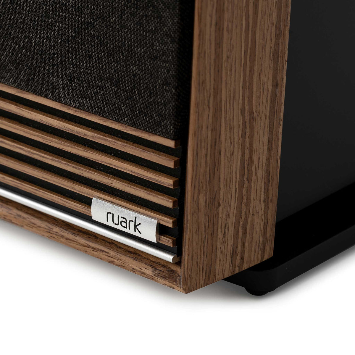 Ruark Audio Talisman-R Fused Walnut Front Detail