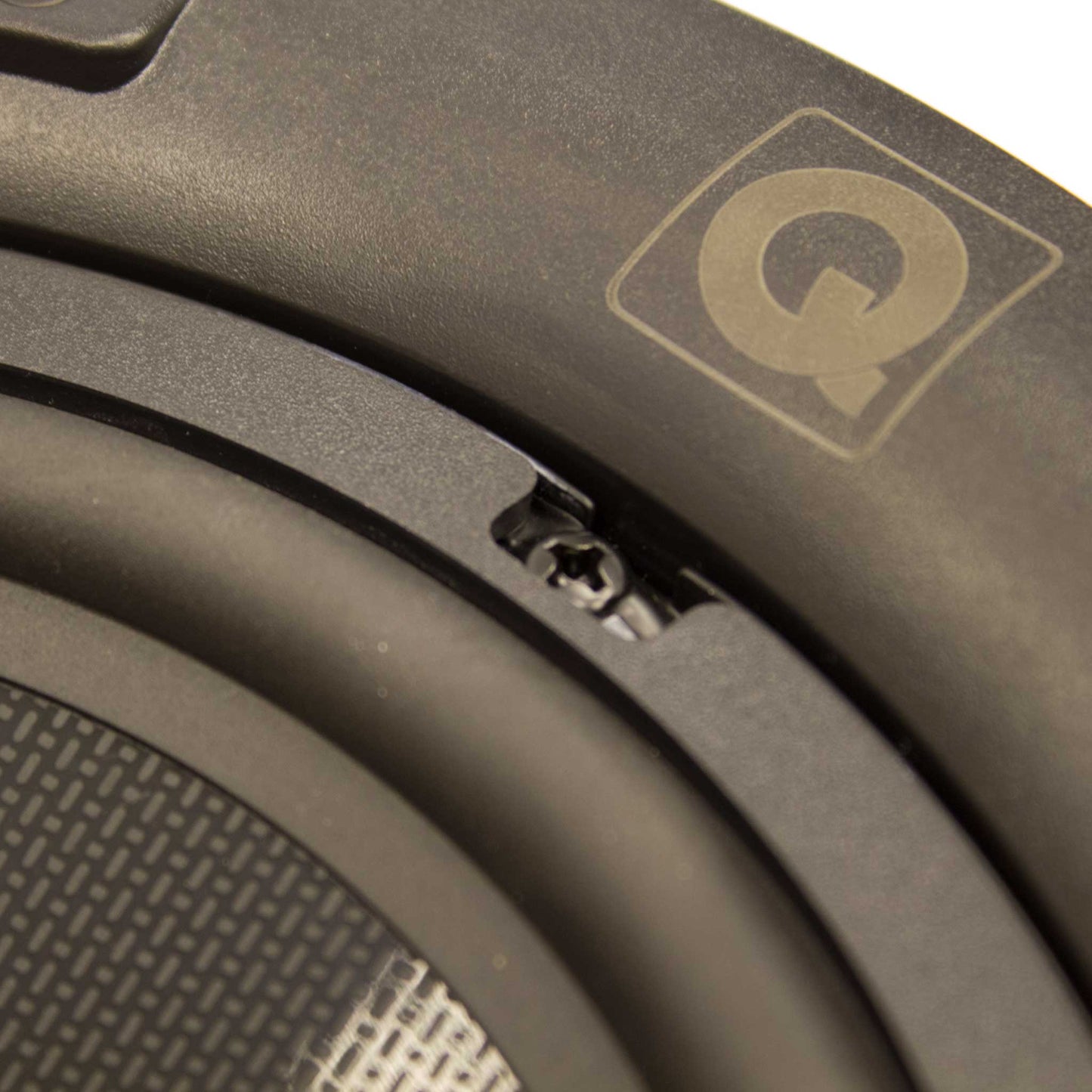 Q Acoustics Qi65CP Detail