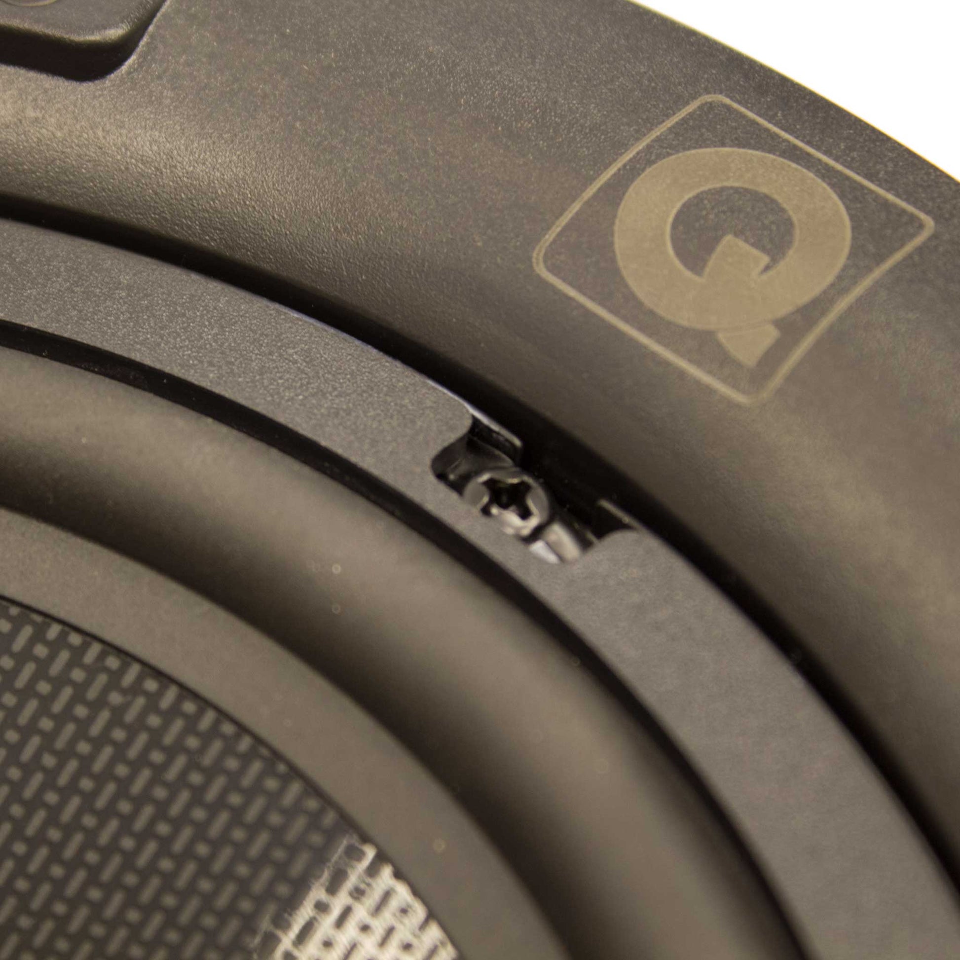 Q Acoustics Qi65CP Detail