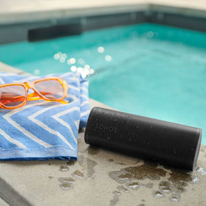 Sonos Roam 2 Black By Pool